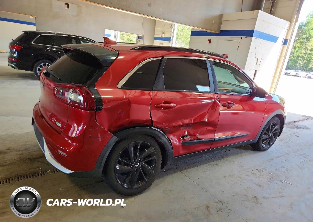 2019 Kia Niro S Touring VIN:KNDCC3LC8K5257571 - 3
