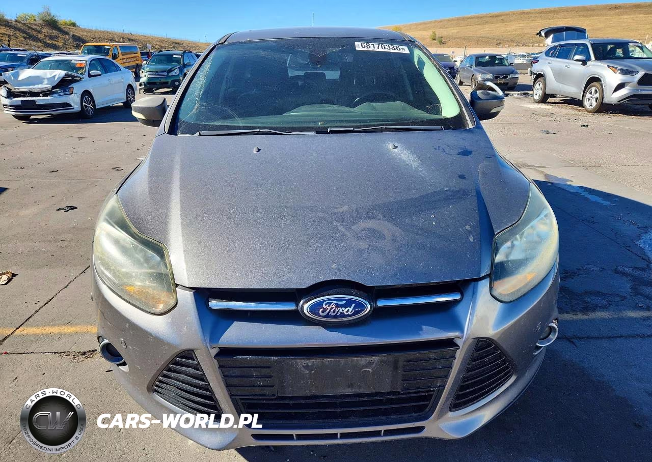 2012 Ford Focus Titanium VIN:1FAHP3N27CL314943 - 5