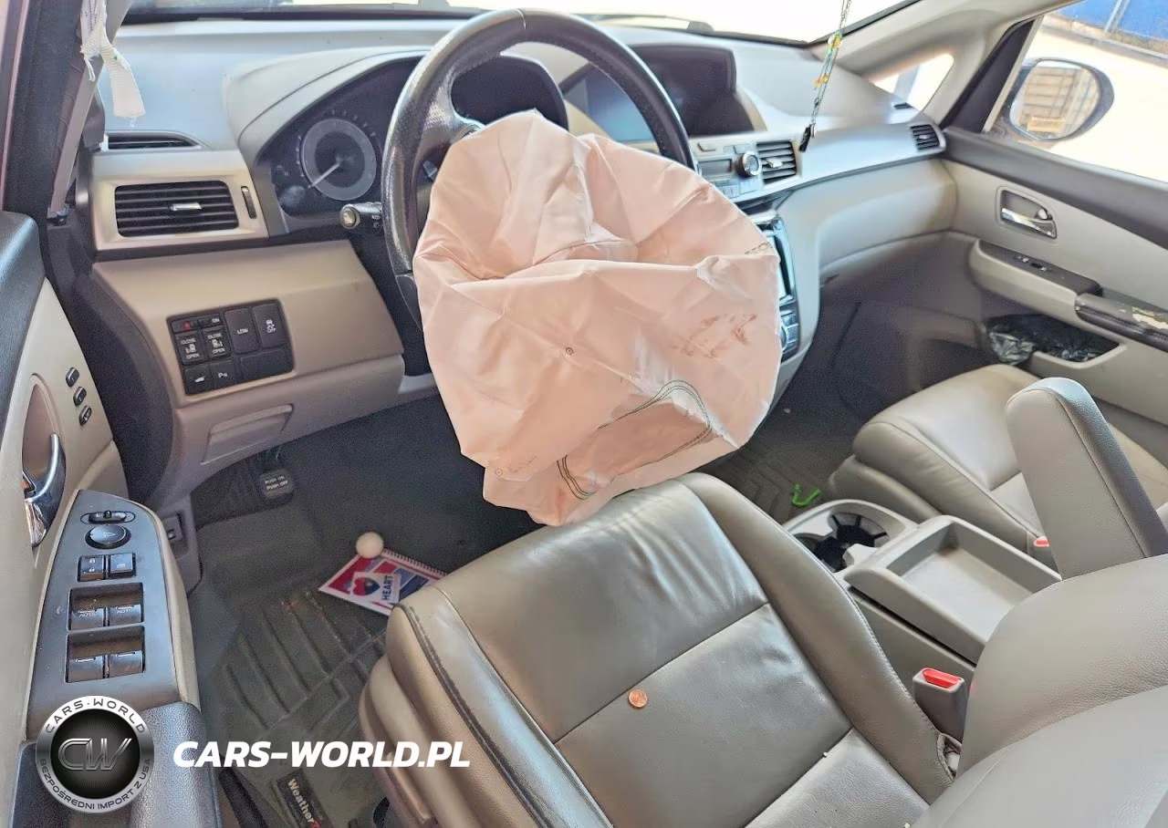 2016 Honda Odyssey Touring VIN:5FNRL5H91GB048813 - 8
