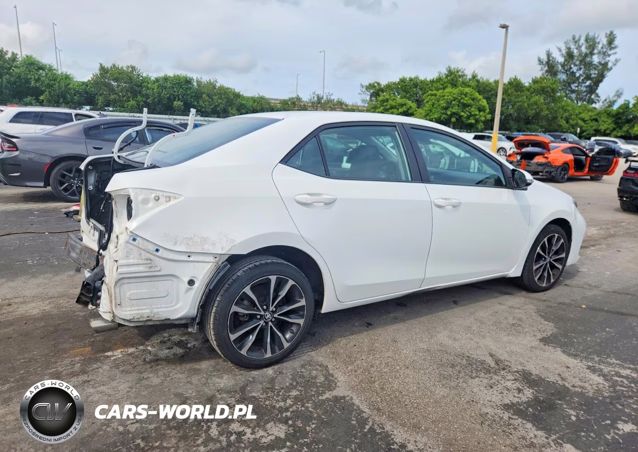 2017 Toyota Corolla VIN:5YFBURHEXHP620289 - 3