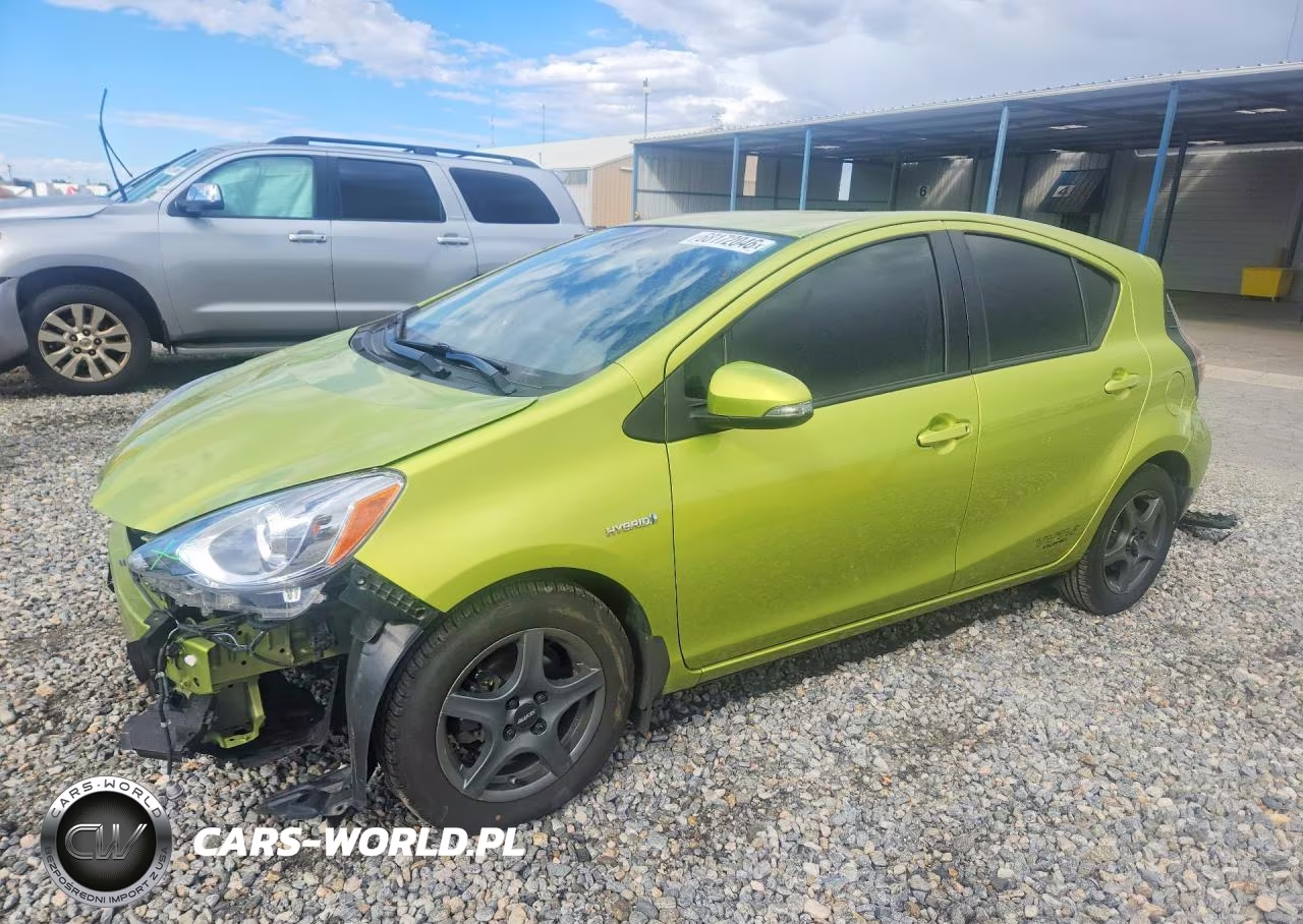2015 Toyota Prius C Two VIN:JTDKDTB36F1096192 - 1