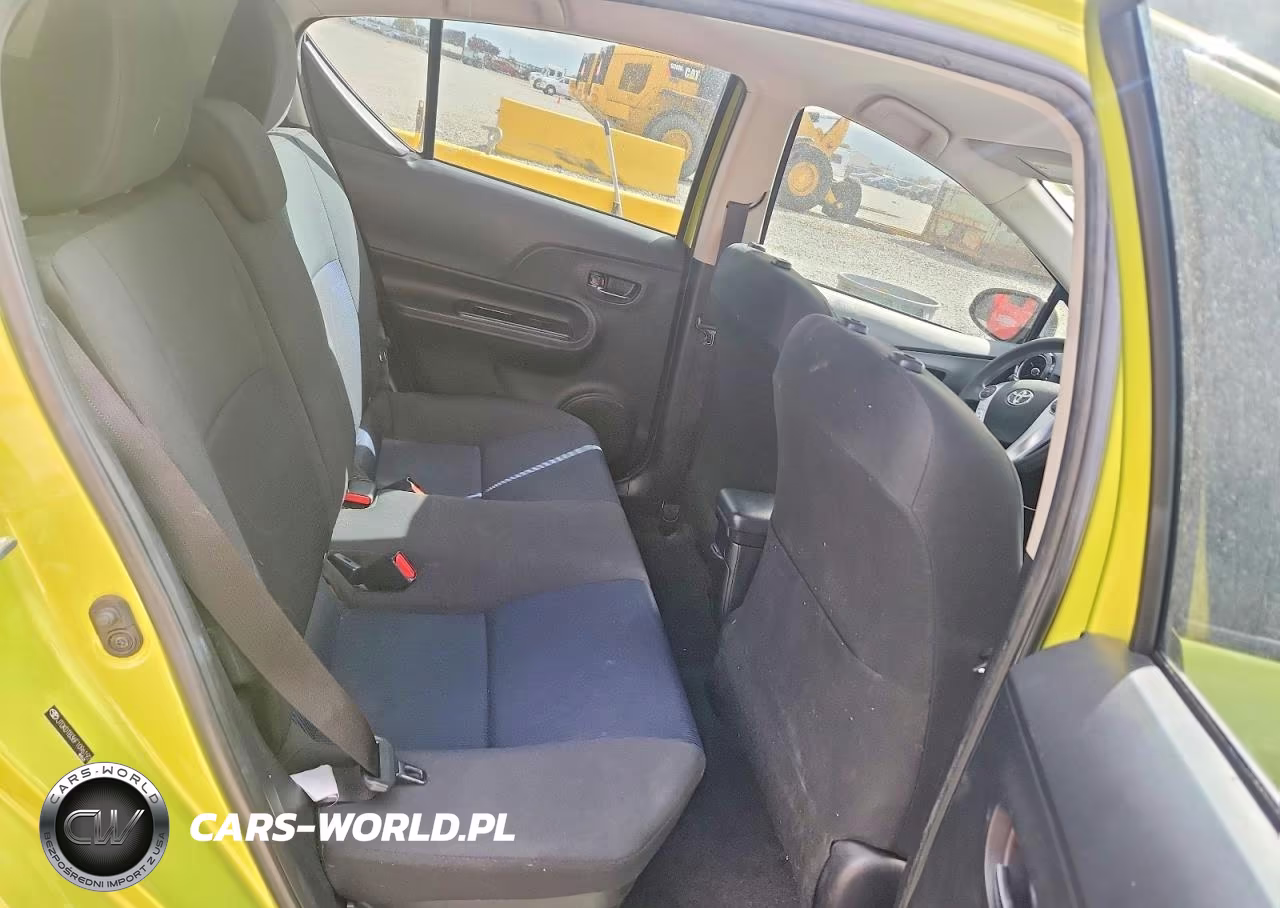 2015 Toyota Prius C Two VIN:JTDKDTB36F1096192 - 10