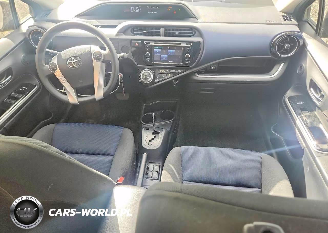 2015 Toyota Prius C Two VIN:JTDKDTB36F1096192 - 8