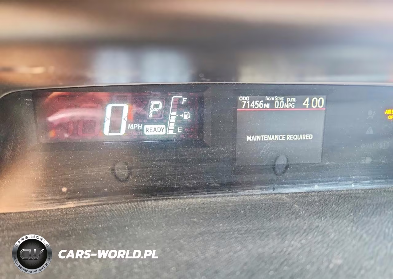 2015 Toyota Prius C Two VIN:JTDKDTB36F1096192 - 9