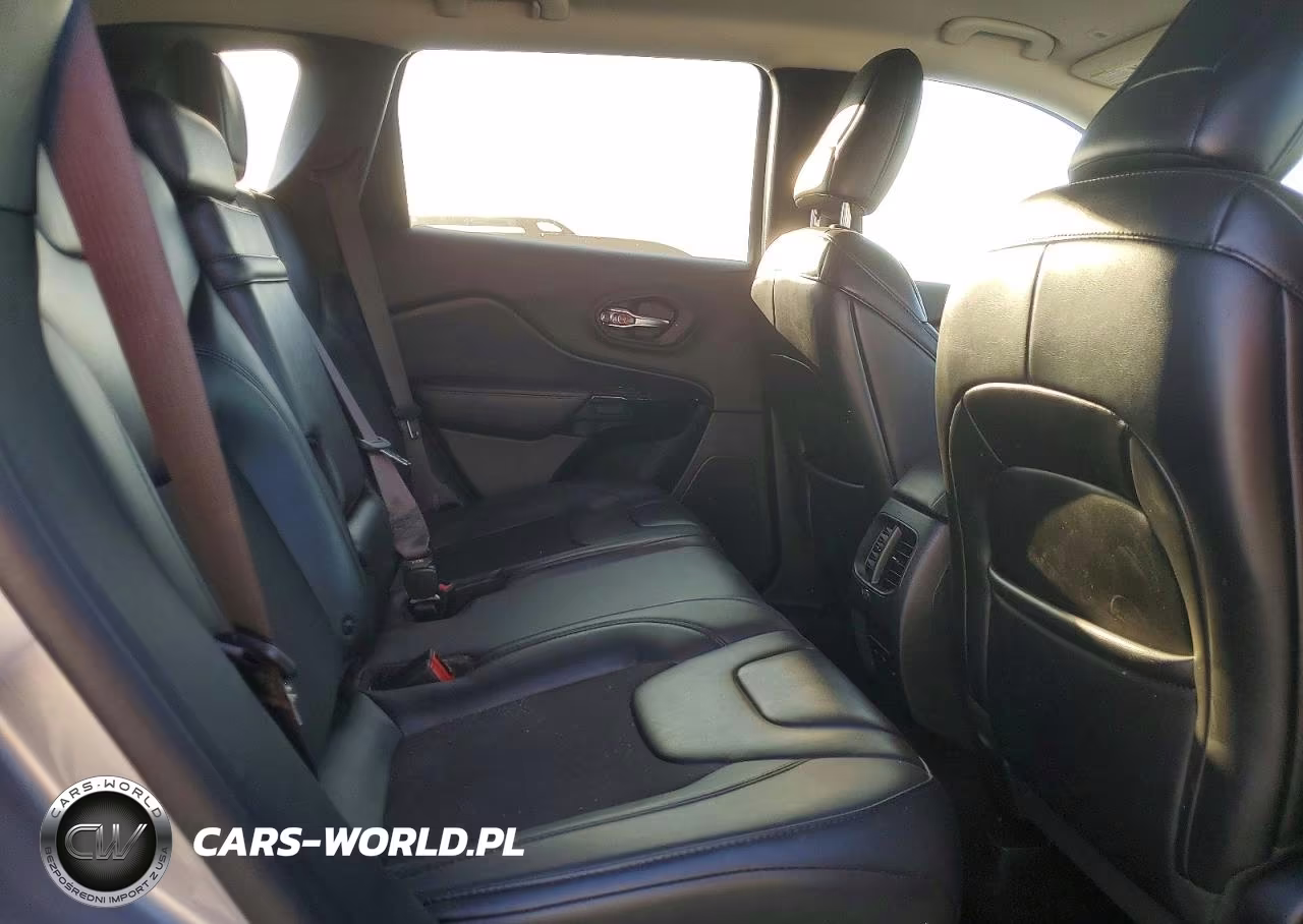 2019 Jeep Cherokee Latitude Plus VIN:1C4PJMLB4KD402177 - 11