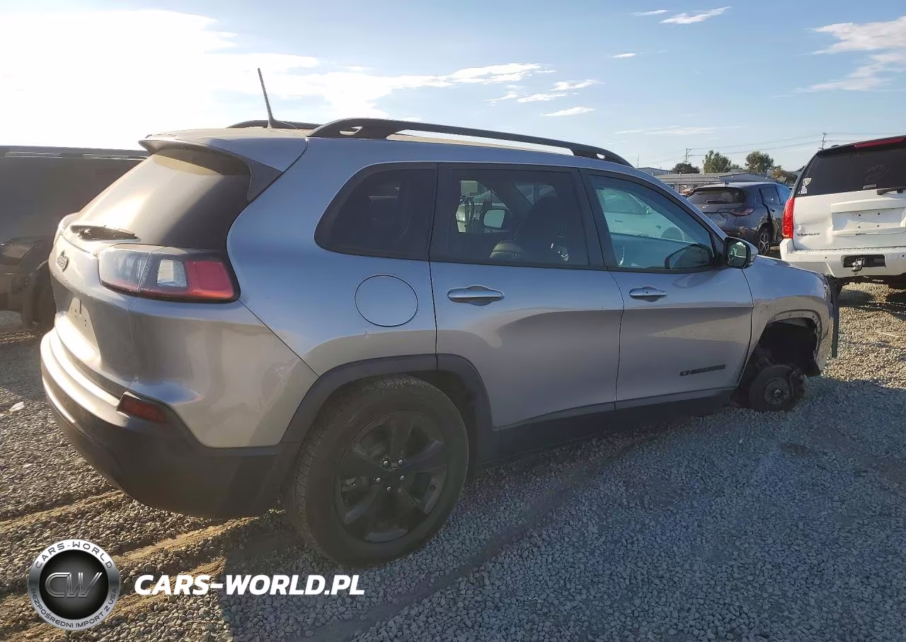 2019 Jeep Cherokee Latitude Plus VIN:1C4PJMLB4KD402177 - 3