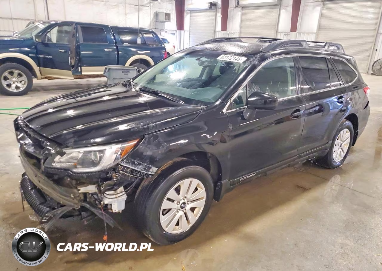 2018 Subaru Outback 2.5I Premium VIN:4S4BSACC5J3352985 - 1