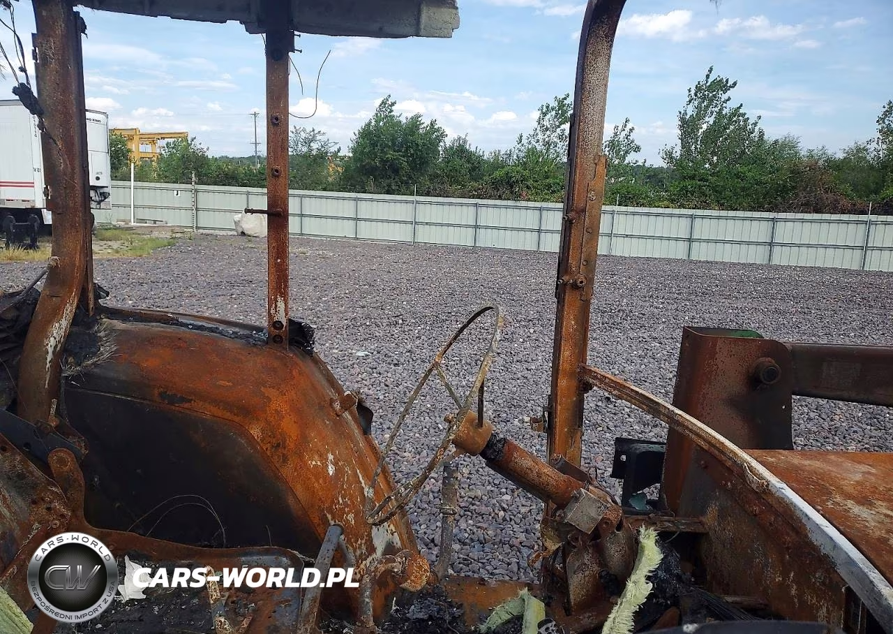 1997 John Deer Industrial Equipment VIN:L06400V128607 - 5