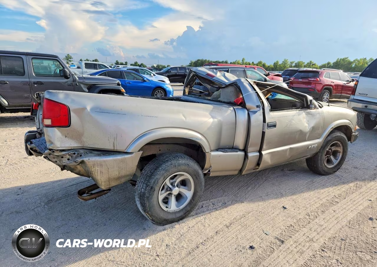 1998 Chevrolet S Truck S10 VIN:1GCCS1443W8145599 - 3