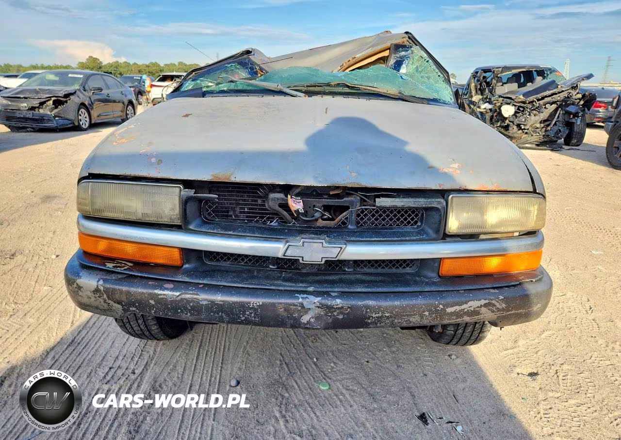 1998 Chevrolet S Truck S10 VIN:1GCCS1443W8145599 - 5