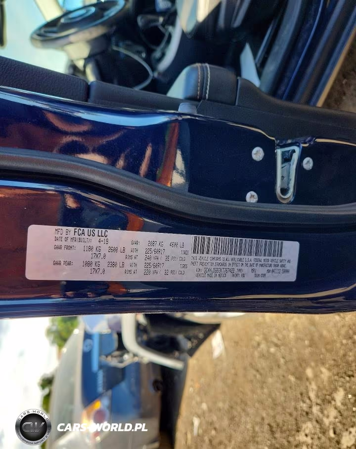 2019 Jeep Compass Latitude VIN:3C4NJDBB3KT767422 - 12
