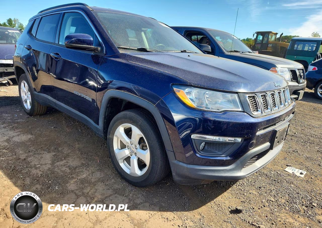 2019 Jeep Compass Latitude VIN:3C4NJDBB3KT767422 - 4