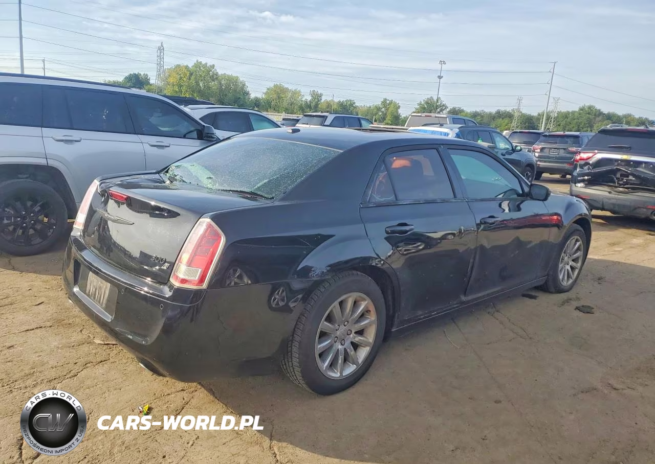 2013 Chrysler 300 S VIN:2C3CCABG7DH504233 - 3