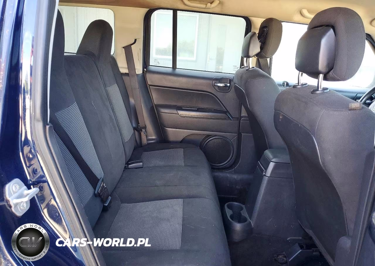 2015 Jeep Patriot Latitude VIN:1C4NJPFB0FD343834 - 10