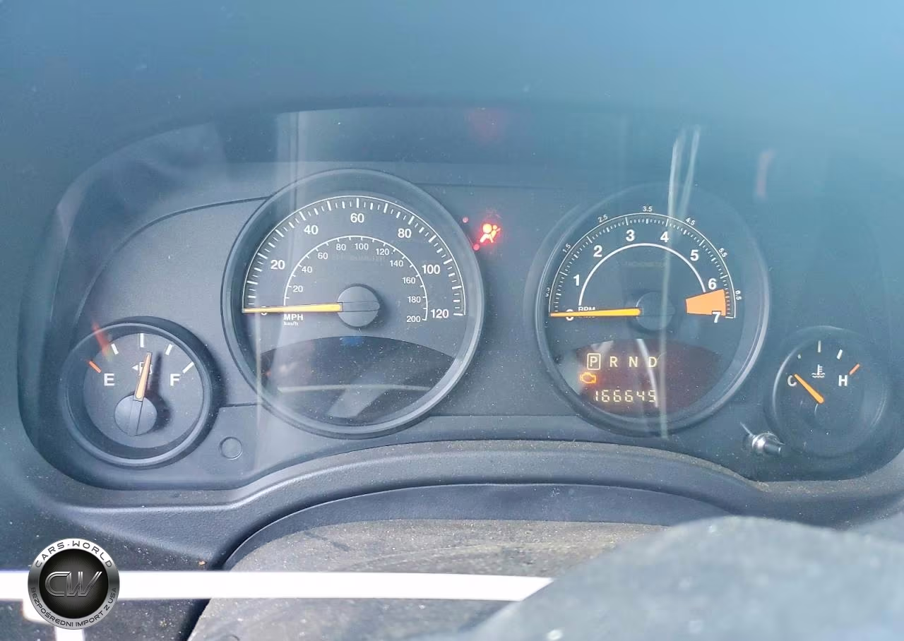 2015 Jeep Patriot Latitude VIN:1C4NJPFB0FD343834 - 9