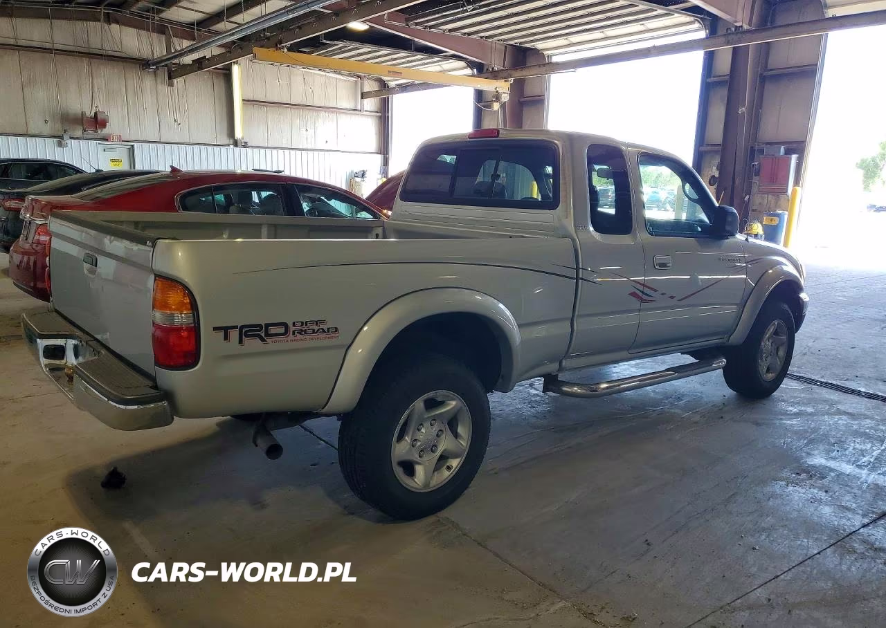 2003 Toyota Tacoma V6 VIN:5TEWN72N83Z258686 - 3