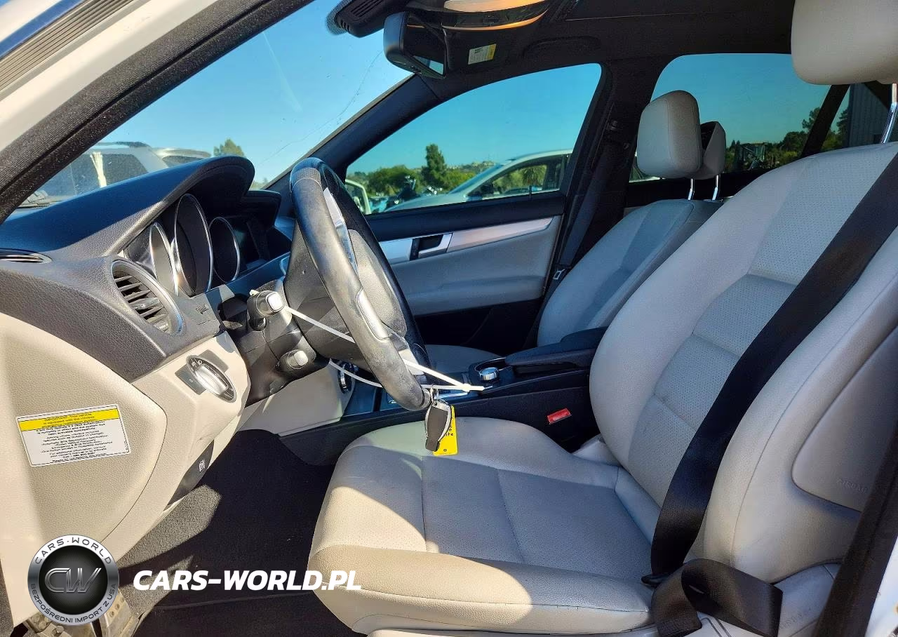 2013 Mercedes-Benz C 250 VIN:WDDGF4HB5DA747481 - 7