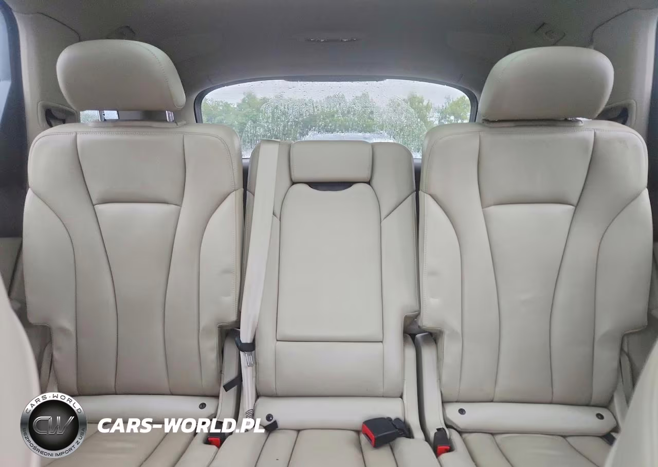 2018 Audi Q7 Premium Plus VIN:WA1LAAF76JD004742 - 10