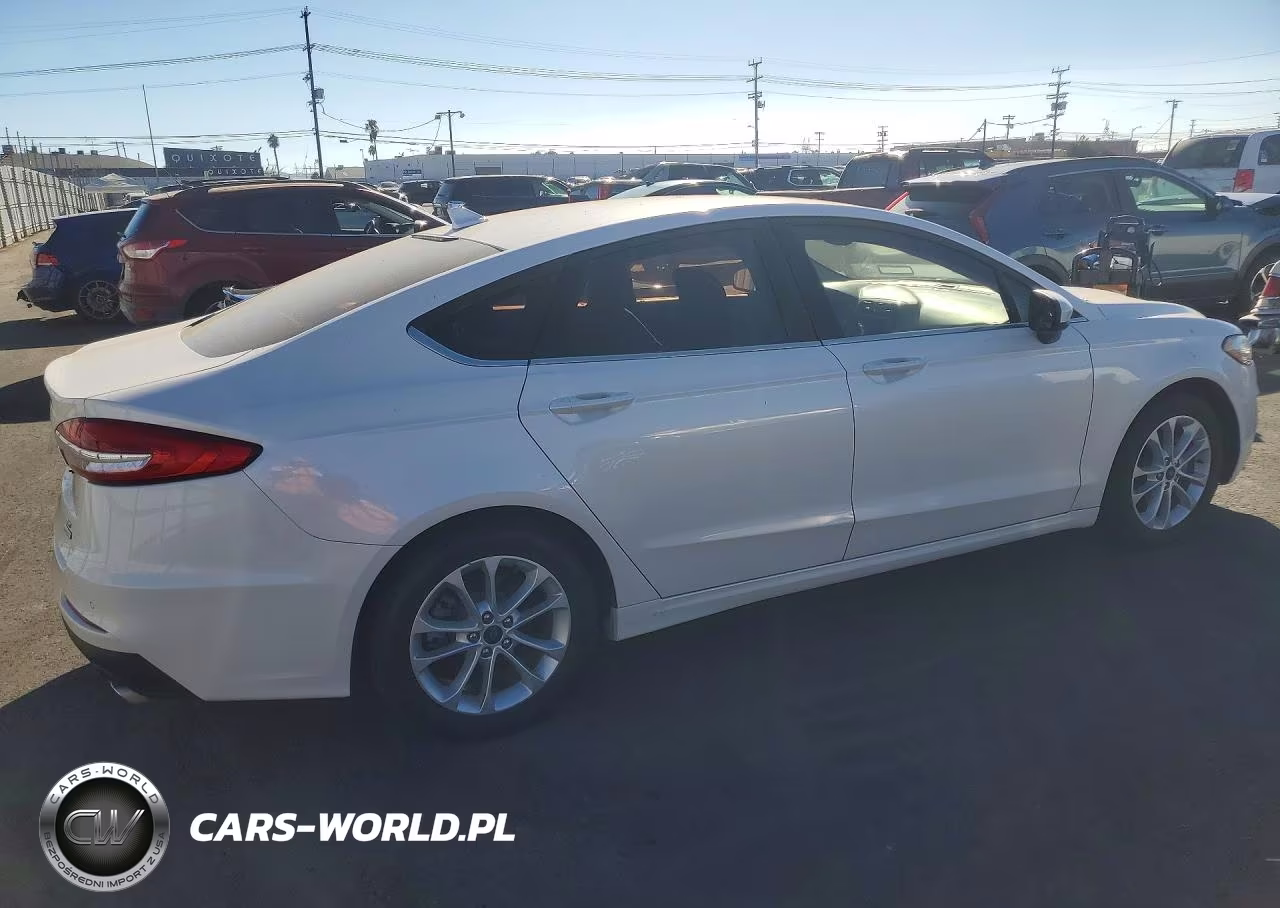 2019 Ford Fusion Se VIN:3FA6P0HD1KR134666 - 3