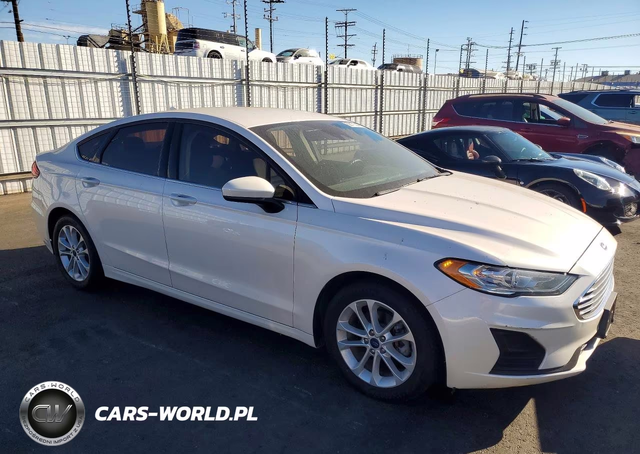 2019 Ford Fusion Se VIN:3FA6P0HD1KR134666 - 4