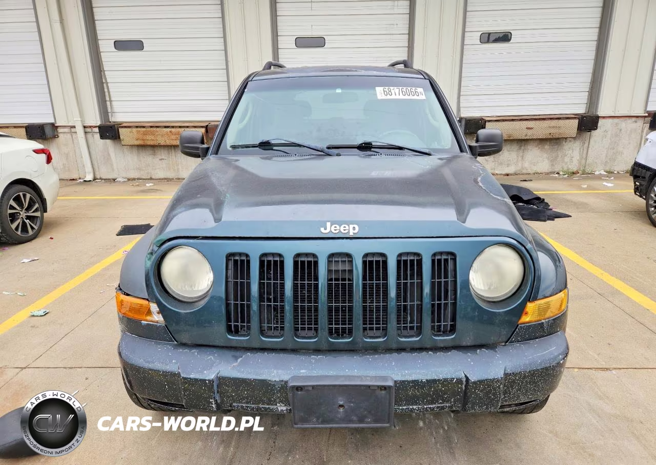 2005 Jeep Liberty Renegade VIN:1J4GL38K15W688618 - 5