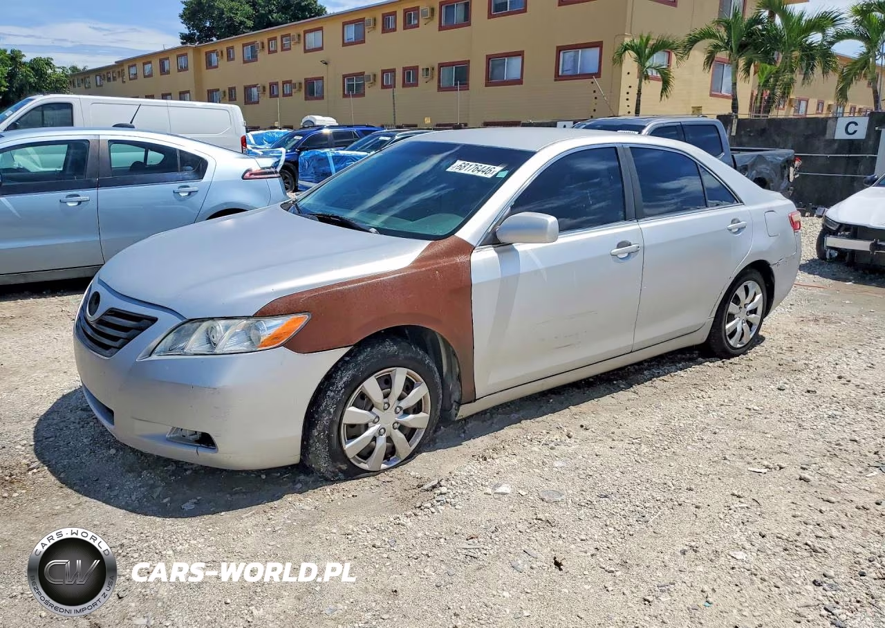 2009 Toyota Camry Le – zdjęcie 1 z 12
