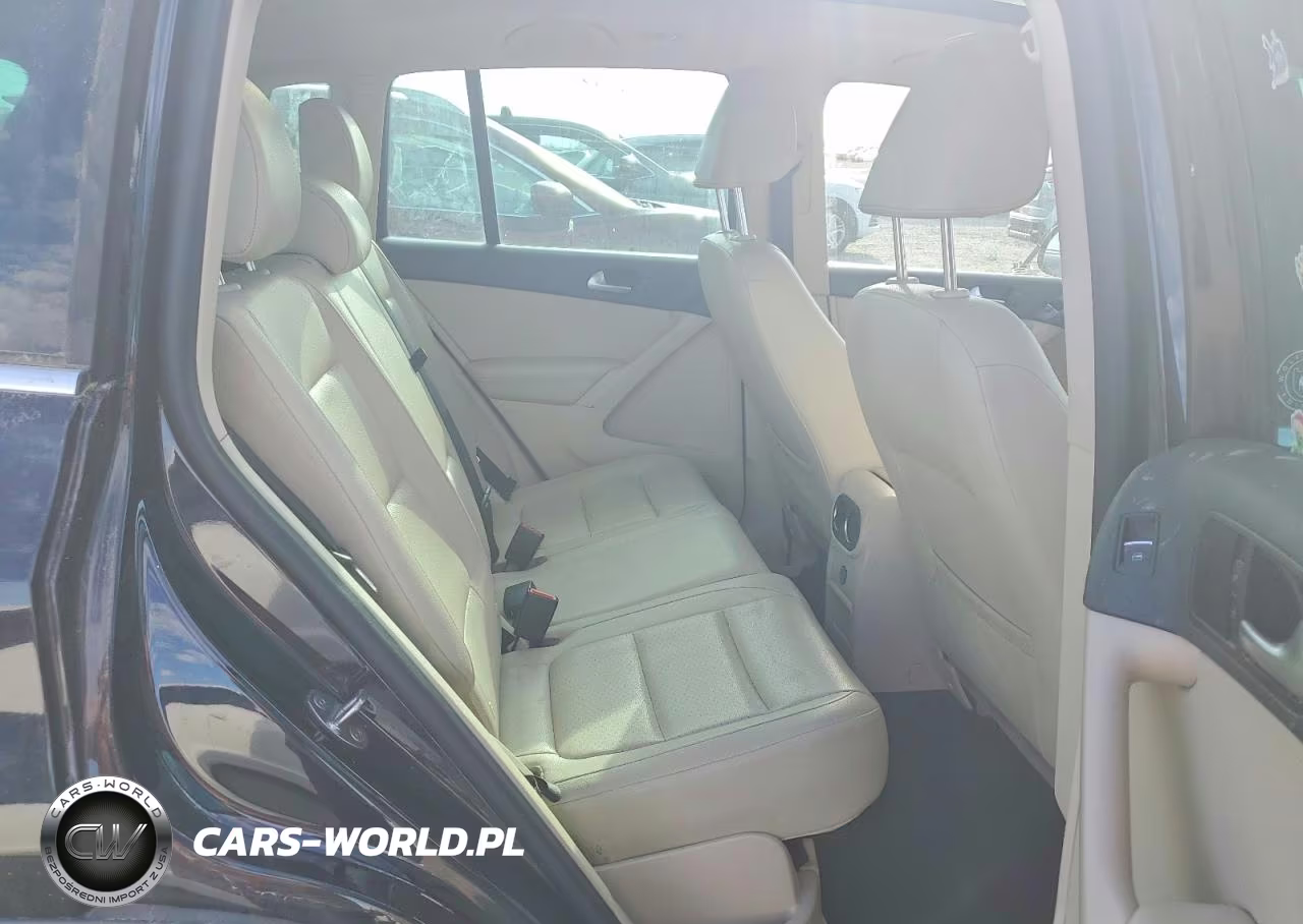2017 Volkswagen Tiguan Wolfsburg VIN:WVGSV7AX0HK016693 - 10