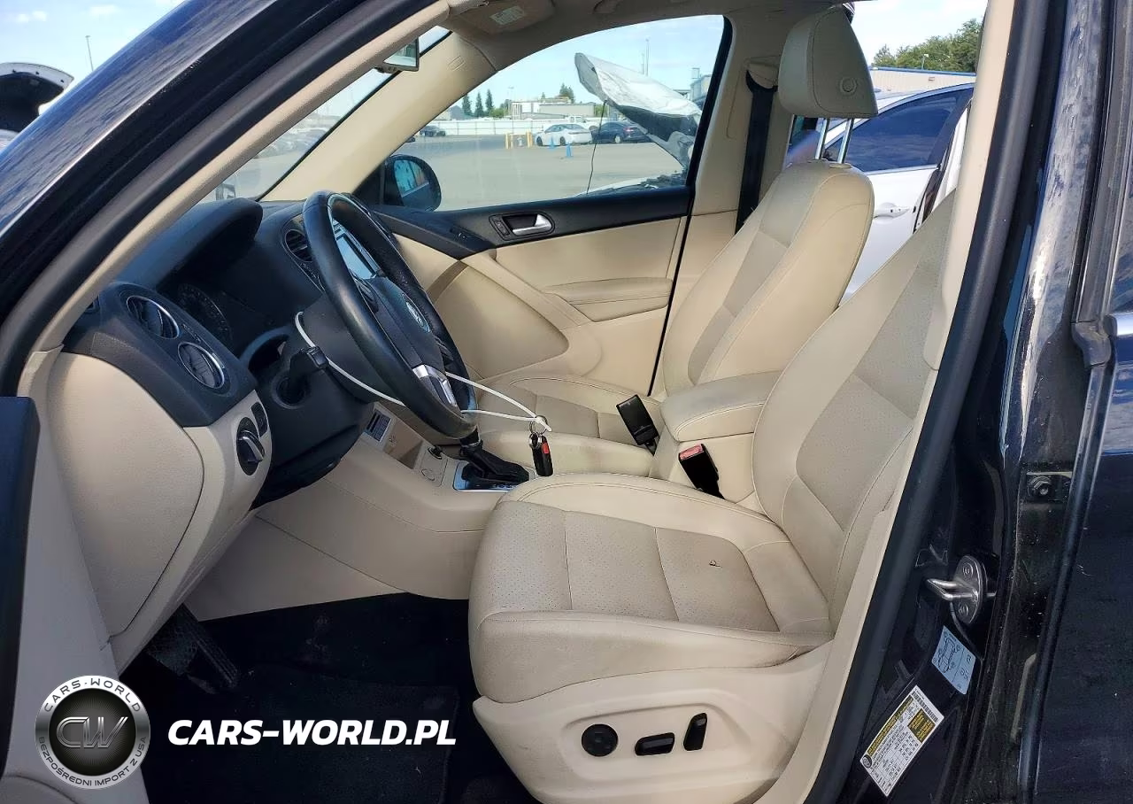 2017 Volkswagen Tiguan Wolfsburg VIN:WVGSV7AX0HK016693 - 7