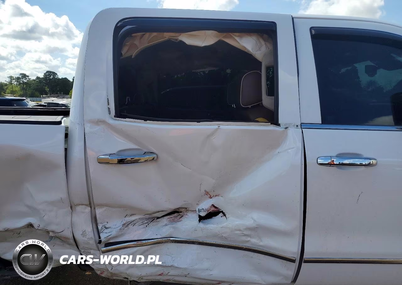 2018 Chevrolet Silverado K2500 High Country VIN:1GC1KXEYXJF249636 - 10