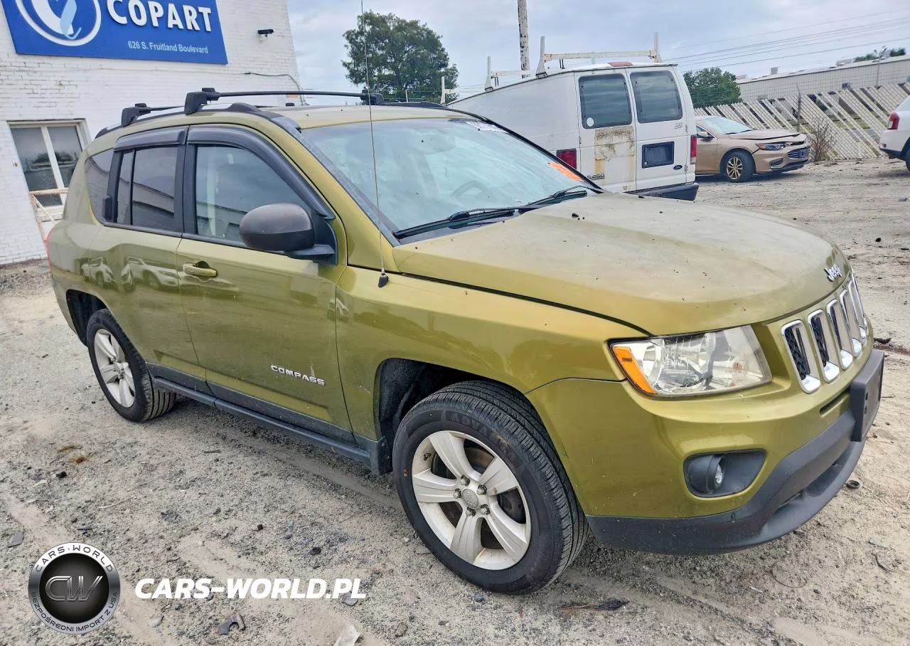 2012 Jeep Compass Latitude VIN:1C4NJDEB9CD577529 - 4