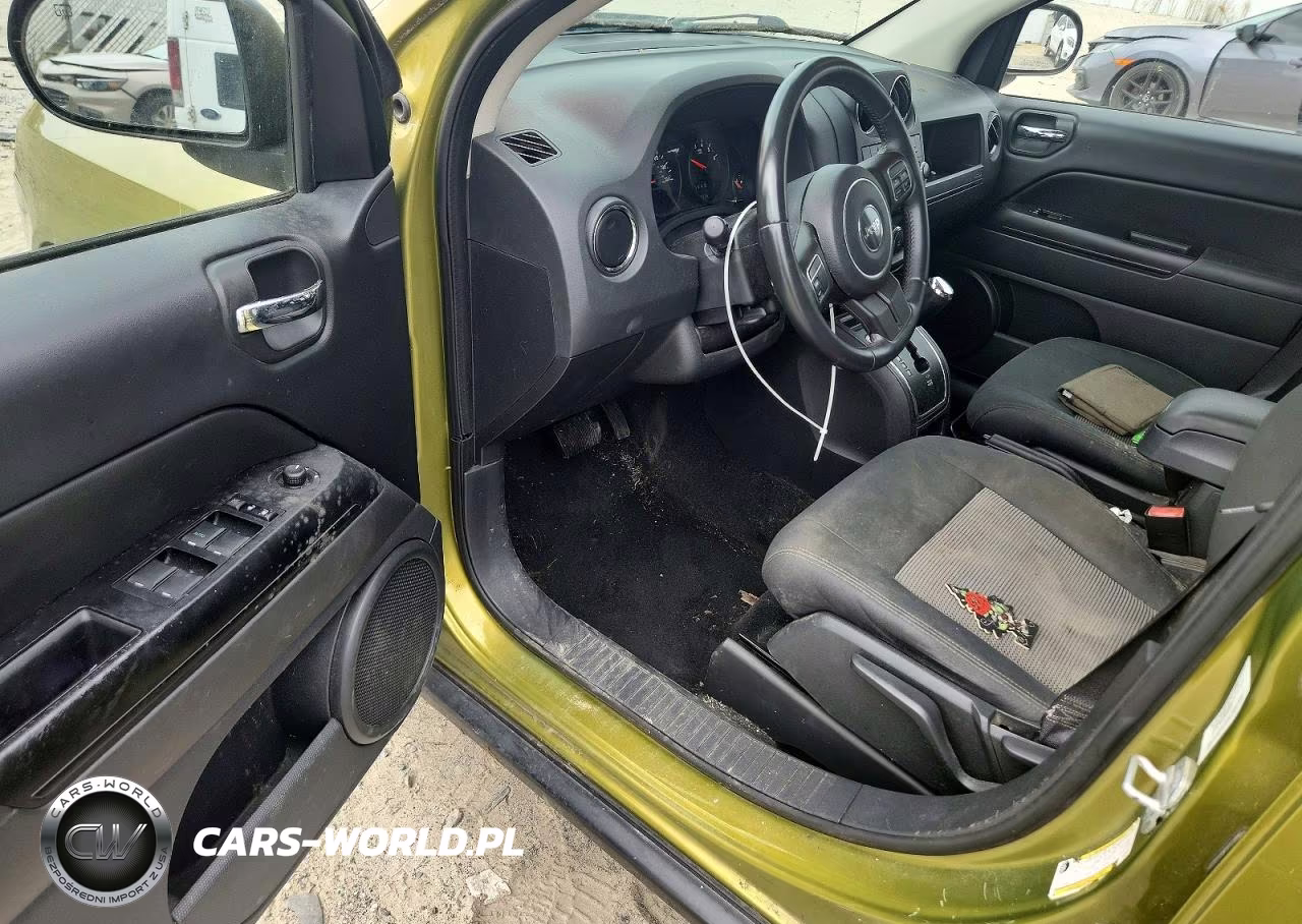 2012 Jeep Compass Latitude VIN:1C4NJDEB9CD577529 - 8