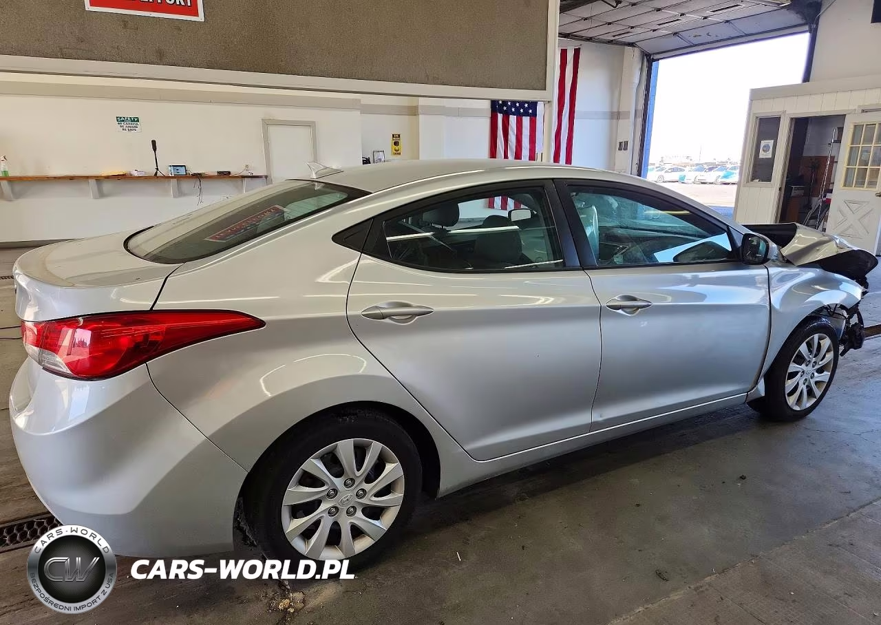2011 Hyundai Elantra Gls VIN:5NPDH4AE9BH038392 - 3