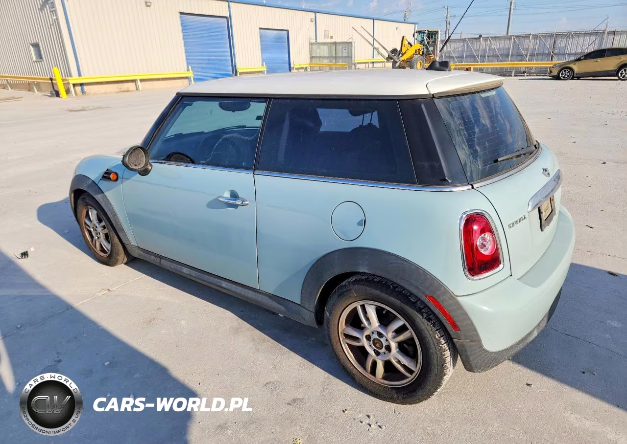 2013 Mini Cooper VIN:WMWSU3C50DT687682 - 2