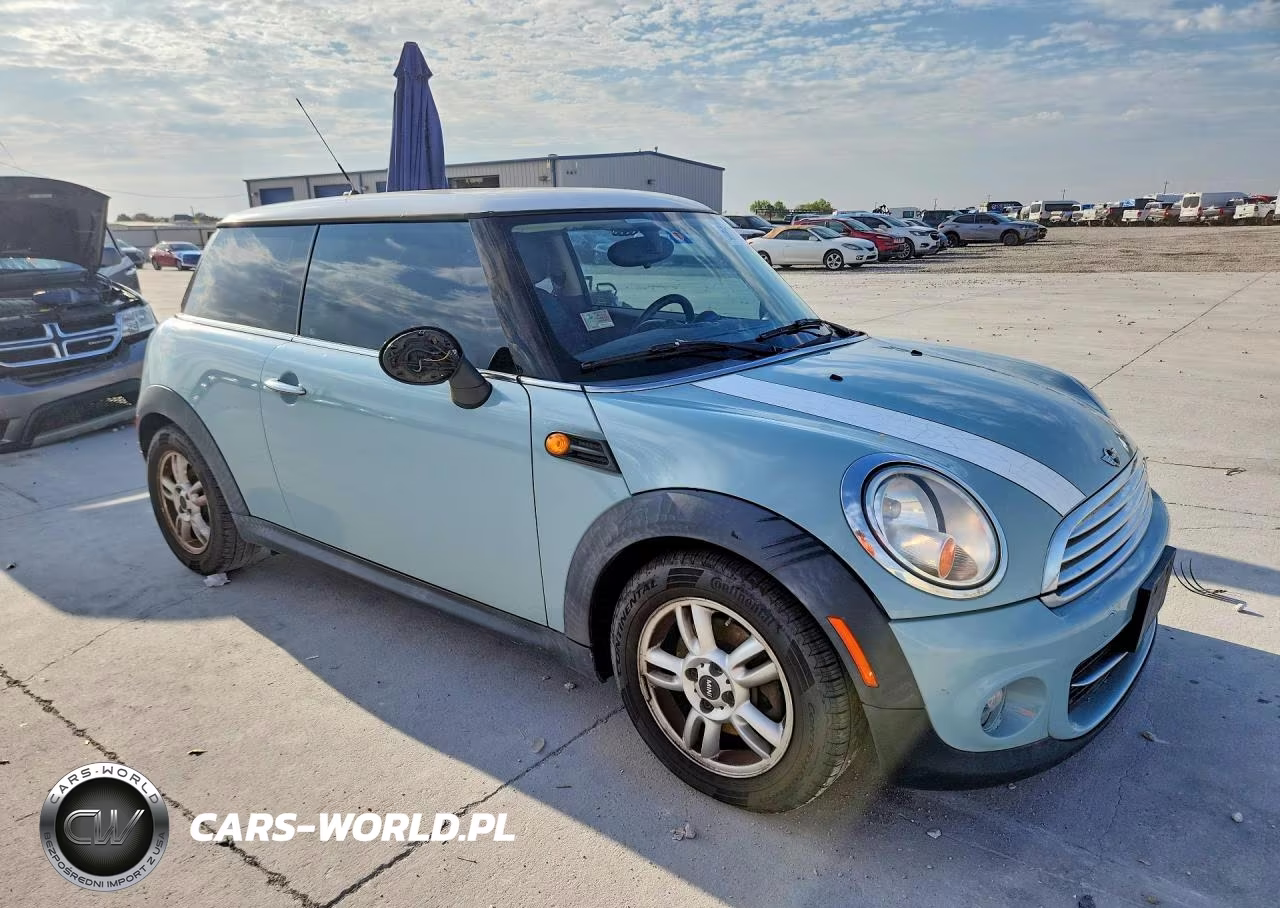 2013 Mini Cooper VIN:WMWSU3C50DT687682 - 4
