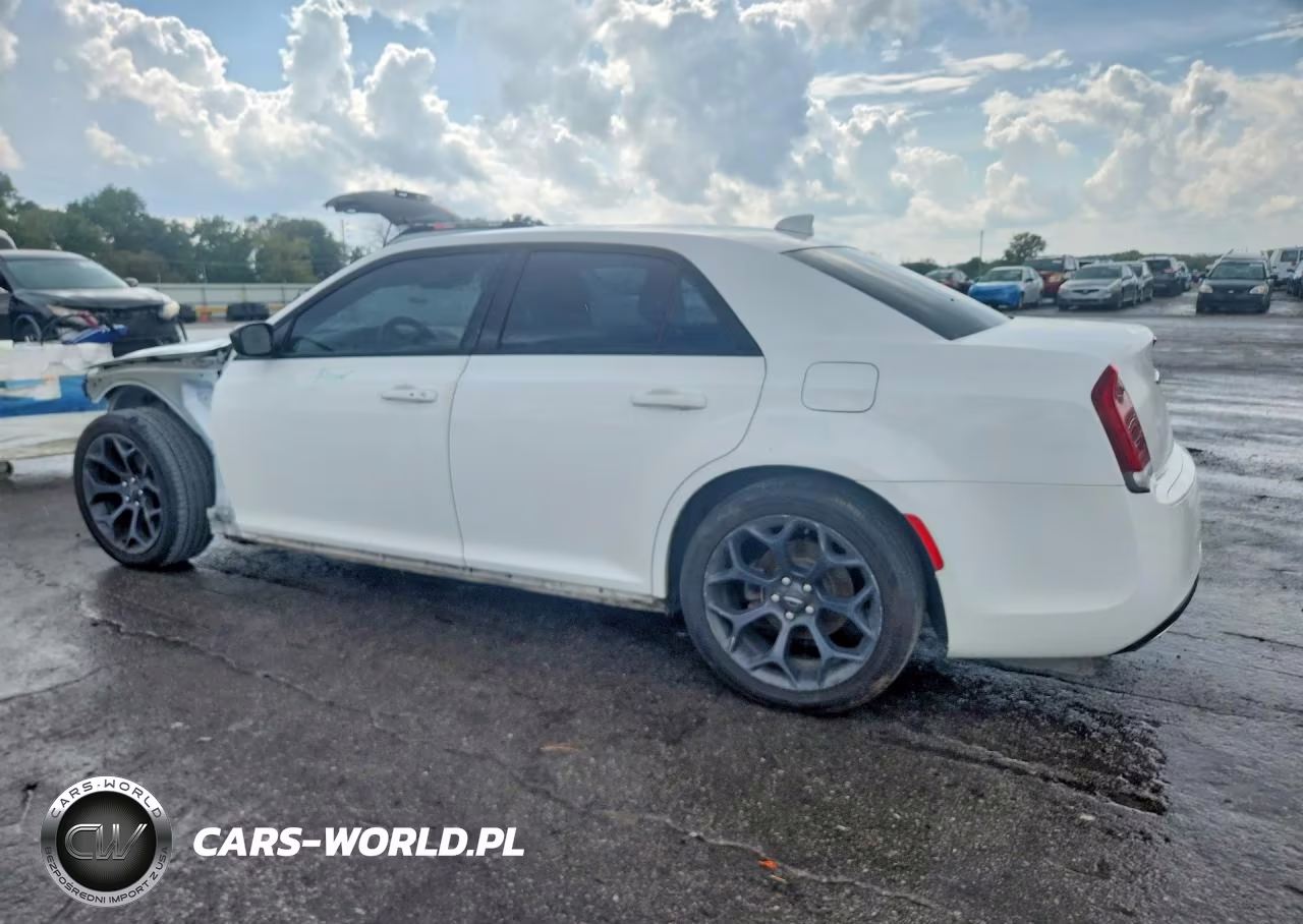 2019 Chrysler 300 Touring VIN:2C3CCAAG6KH612129 - 2