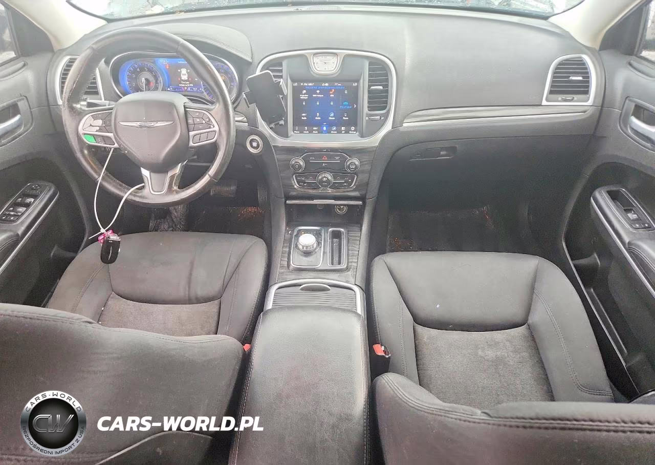 2019 Chrysler 300 Touring VIN:2C3CCAAG6KH612129 - 8