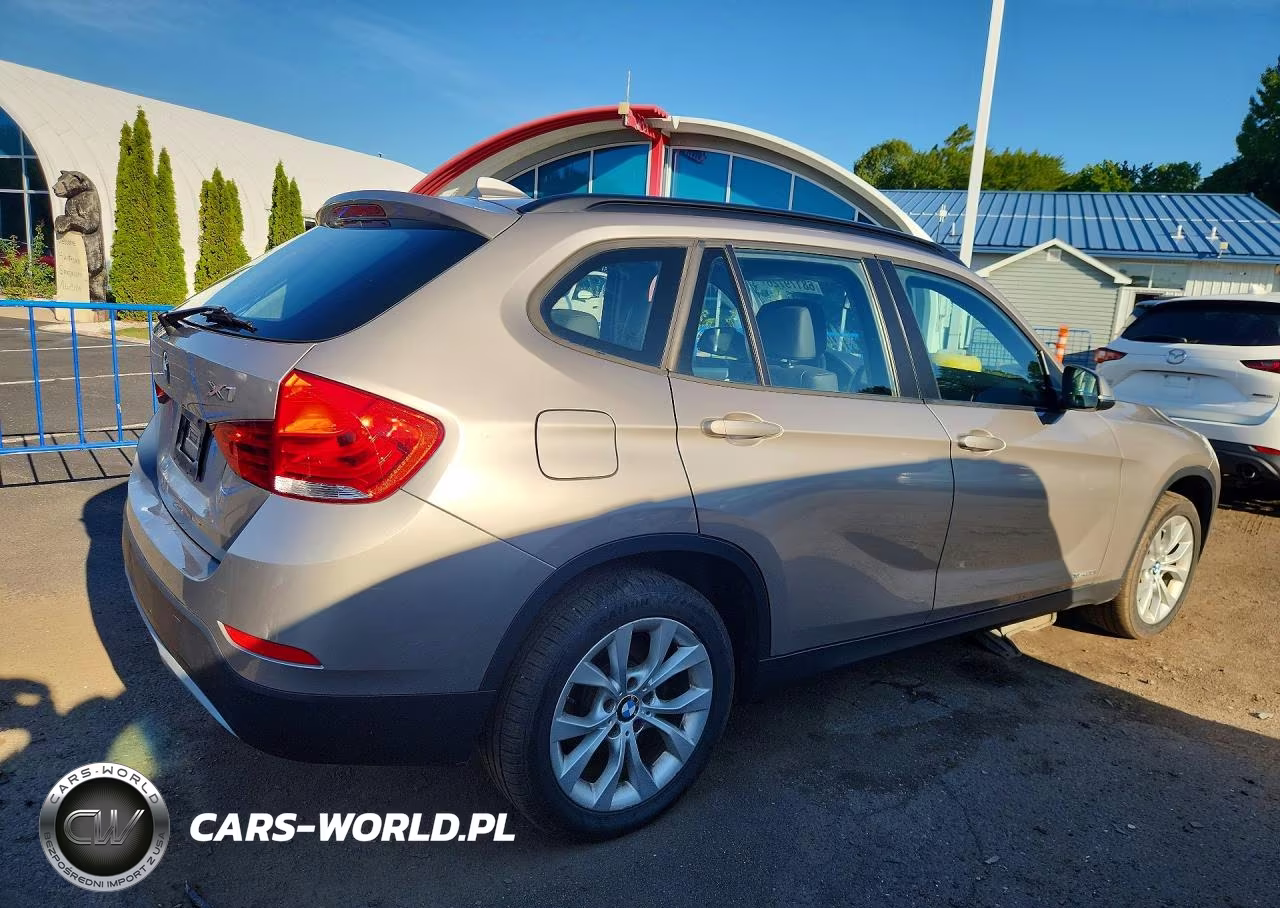 2013 BMW X1 xDrive28I VIN:WBAVL1C51DVR88342 - 3