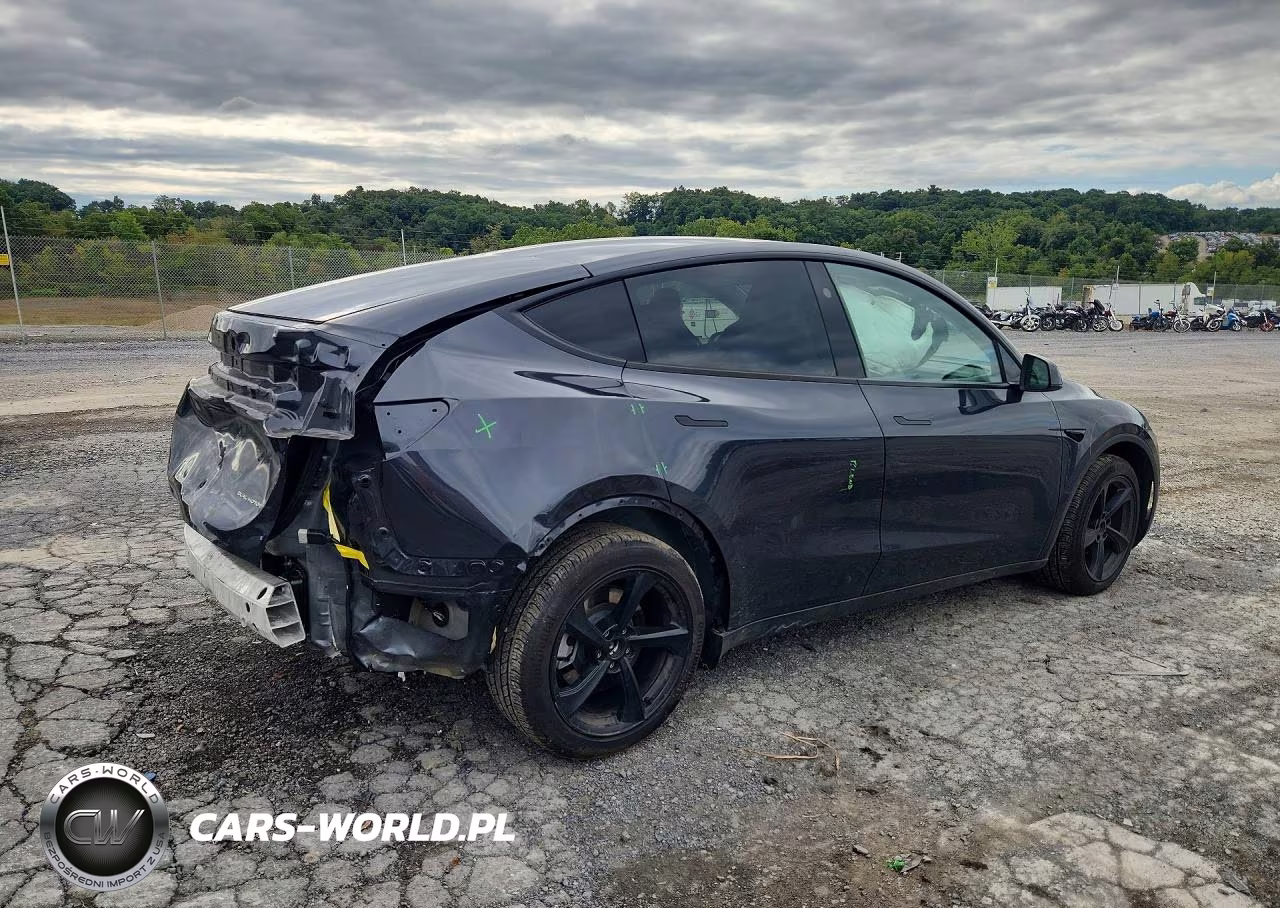2026 Tesla Model Y VIN:7SAYGDEEXTF364395 - 3