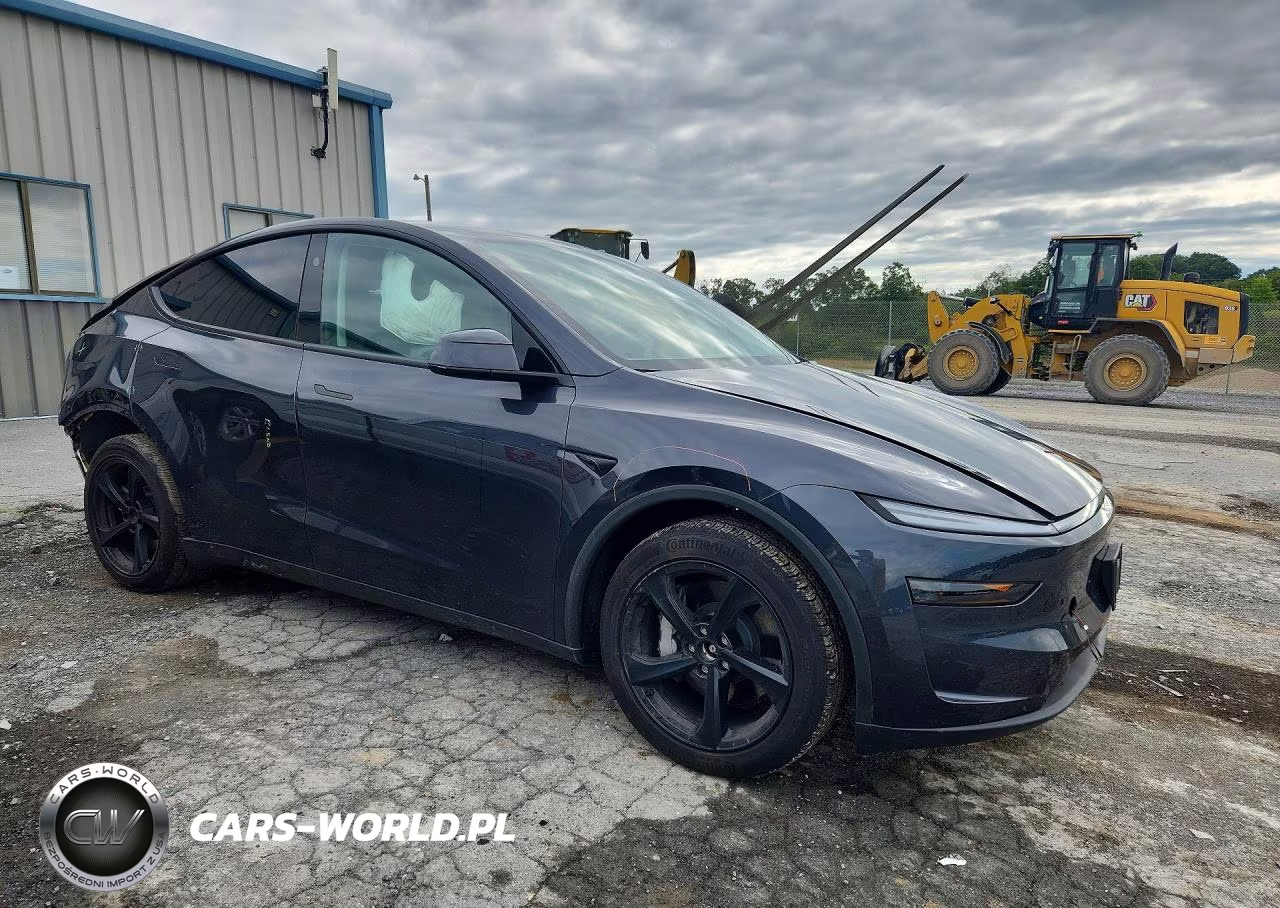 2026 Tesla Model Y VIN:7SAYGDEEXTF364395 - 4