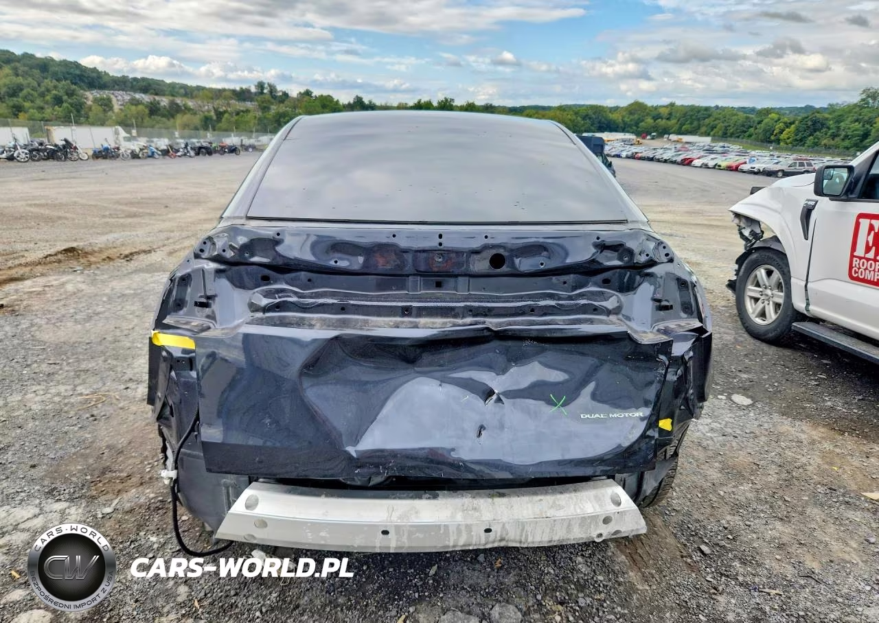 2026 Tesla Model Y VIN:7SAYGDEEXTF364395 - 6
