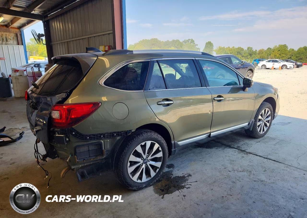 2017 Subaru Outback Touring VIN:4S4BSETCXH3269442 - 3