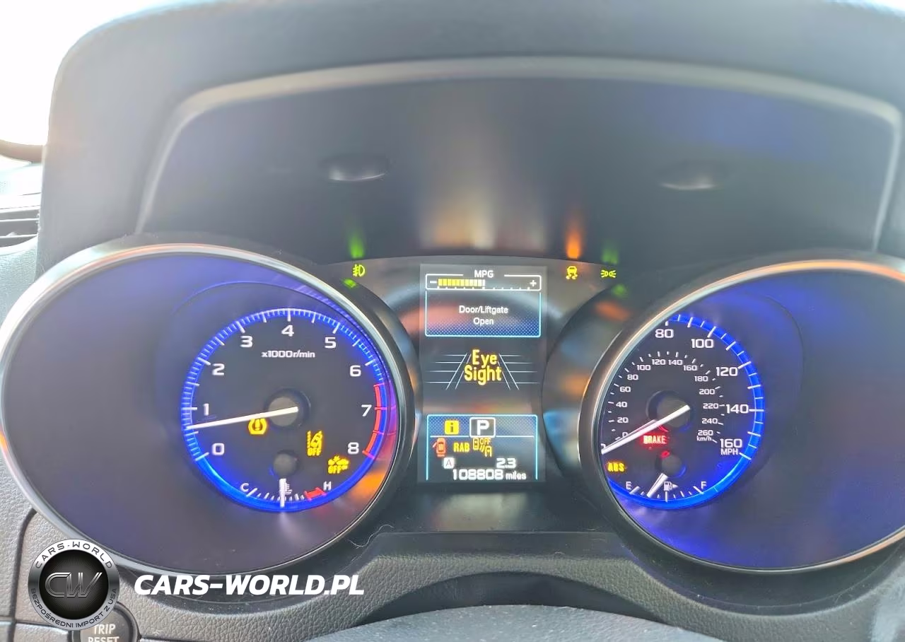 2017 Subaru Outback Touring VIN:4S4BSETCXH3269442 - 9