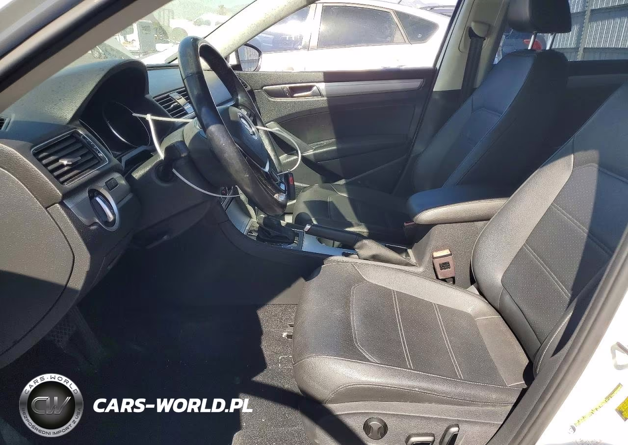 2019 Volkswagen Passat Wolfsburg VIN:1VWLA7A33KC002660 - 7