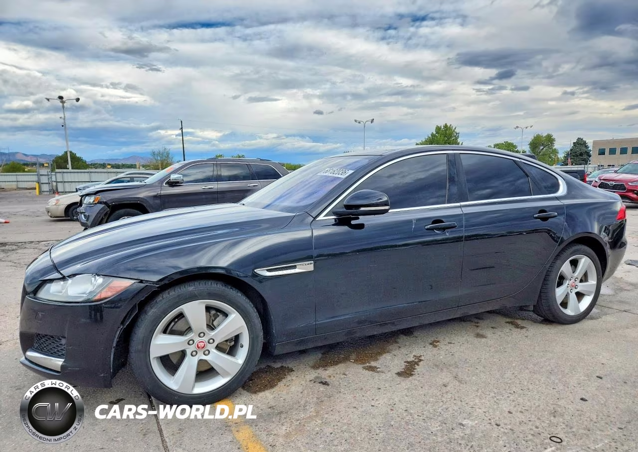 2018 Jaguar Xf VIN:SAJBR4FX4JCY70152 - 1