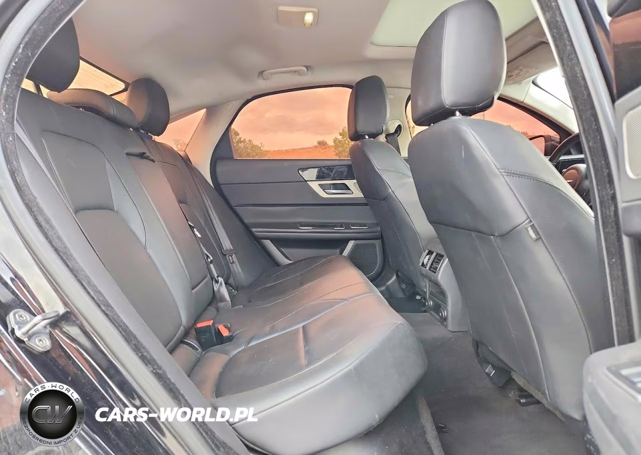2018 Jaguar Xf VIN:SAJBR4FX4JCY70152 - 10