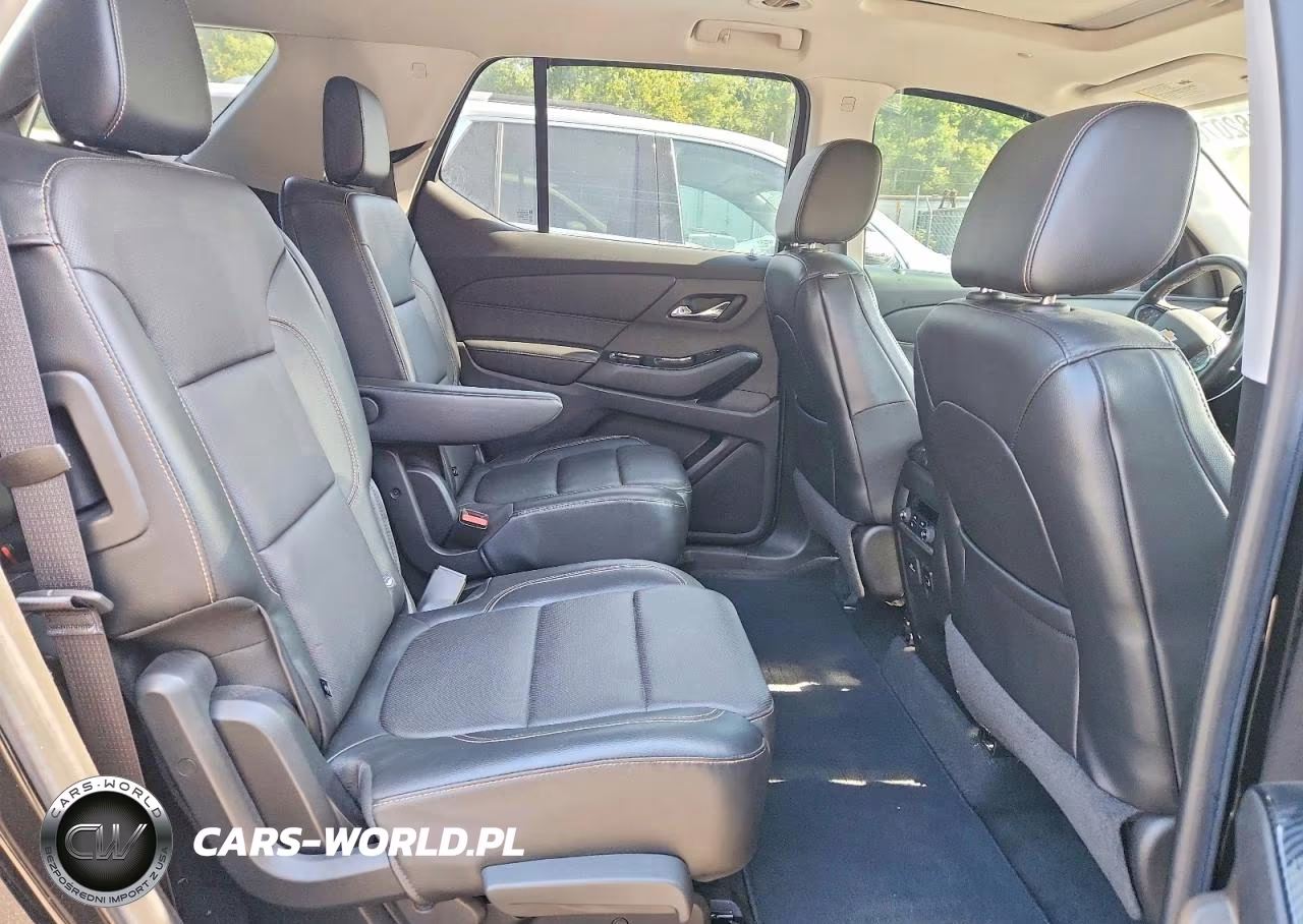 2018 Chevrolet Traverse Premier VIN:1GNERKKW2JJ188354 - 11