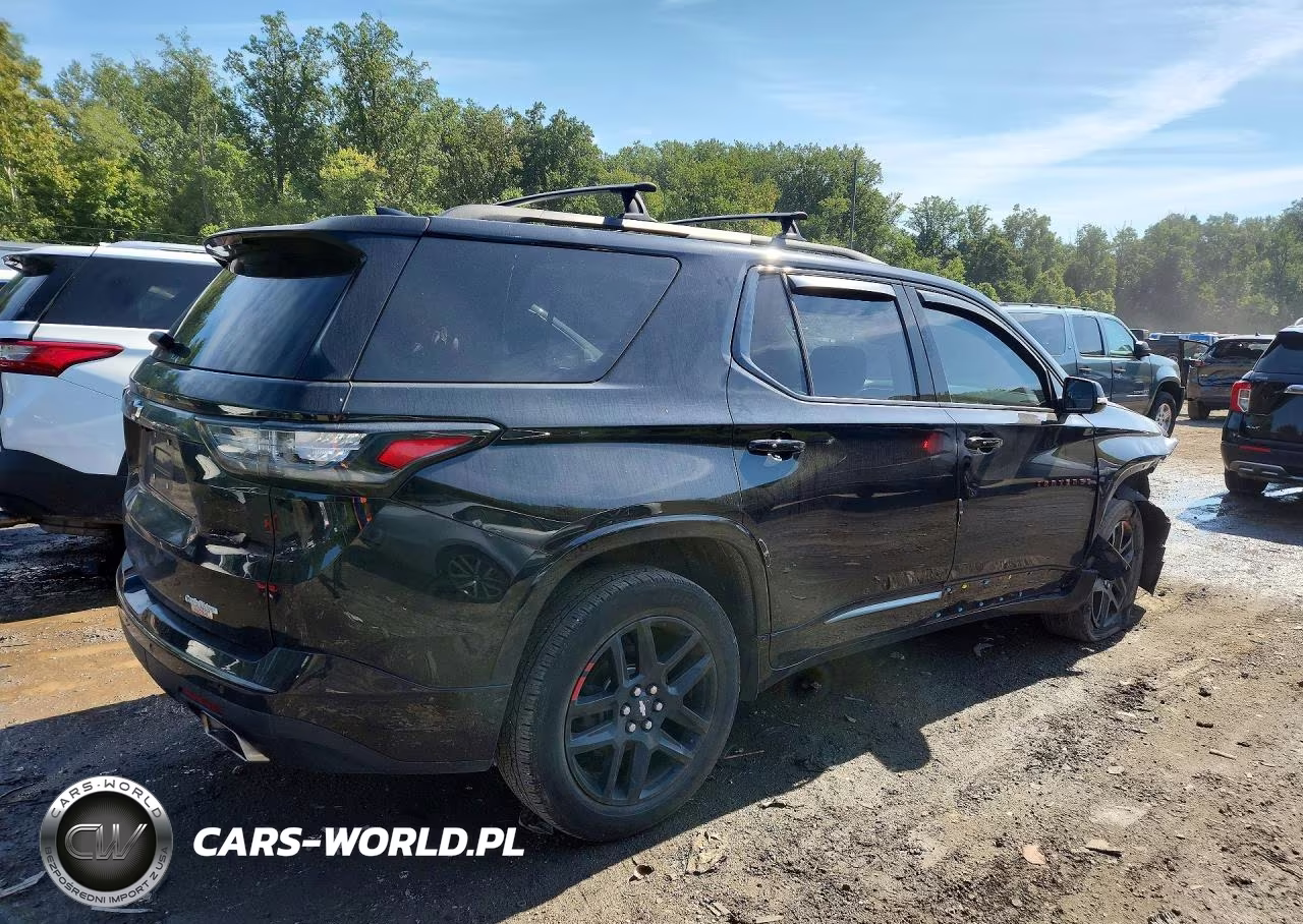 2018 Chevrolet Traverse Premier VIN:1GNERKKW2JJ188354 - 3