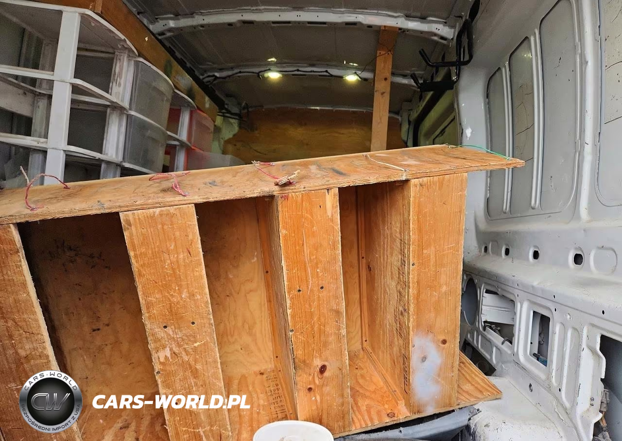 2018 Ford Transit T-250 VIN:1FTYR2CMXJKA13704 - 10