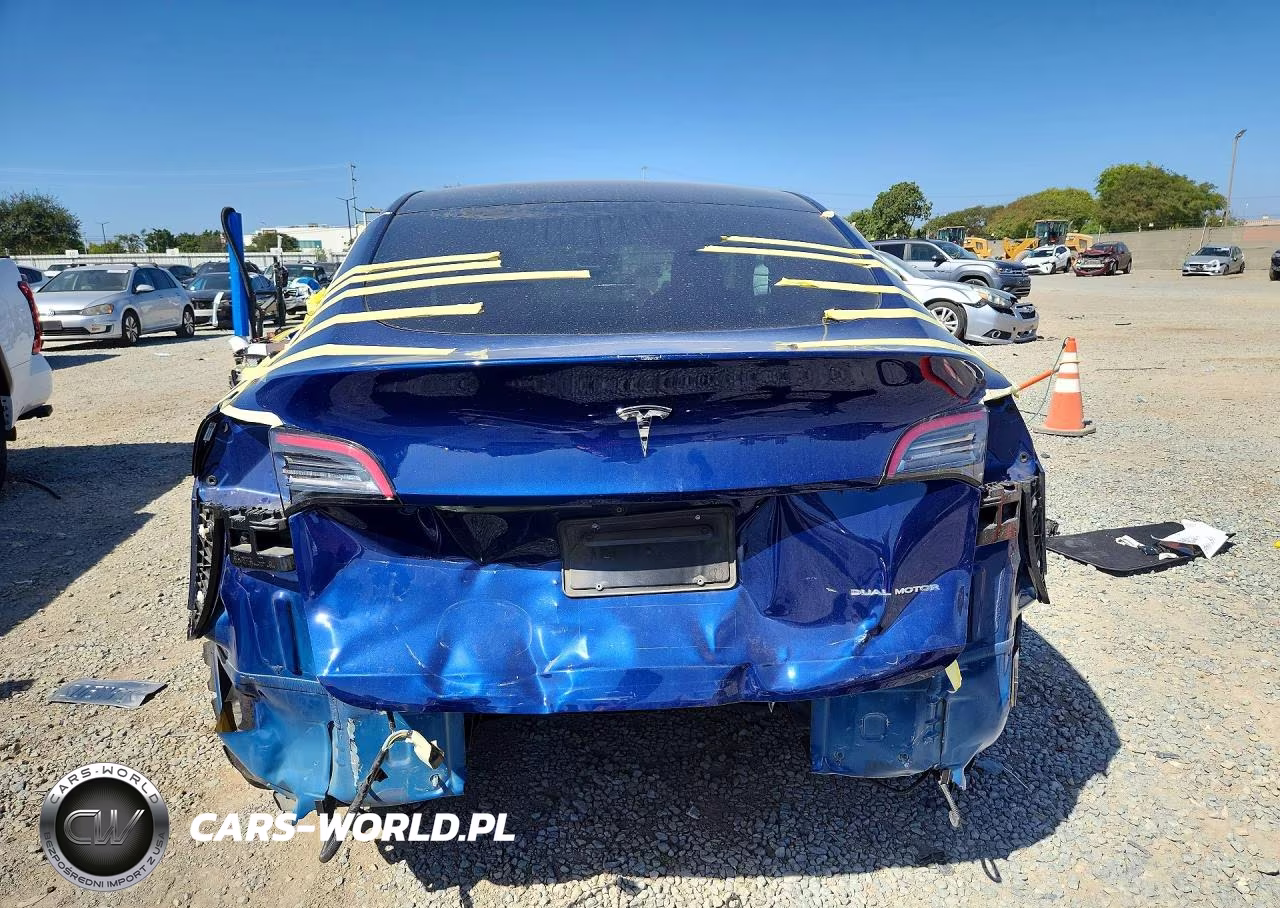 2023 Tesla Model Y VIN:7SAYGDEE3PA086541 - 6