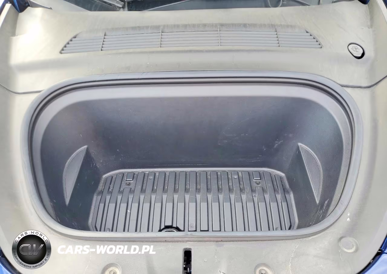 2022 Tesla Model Y VIN:7SAYGDEF8NF404601 - 12